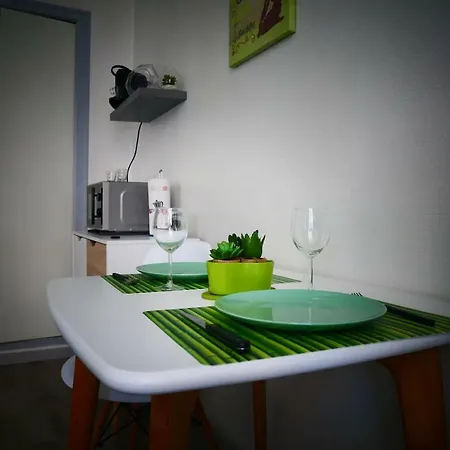 M4 Express- Rochefort-thermes/gare Apartment Rochefort (Charente-Maritime)
