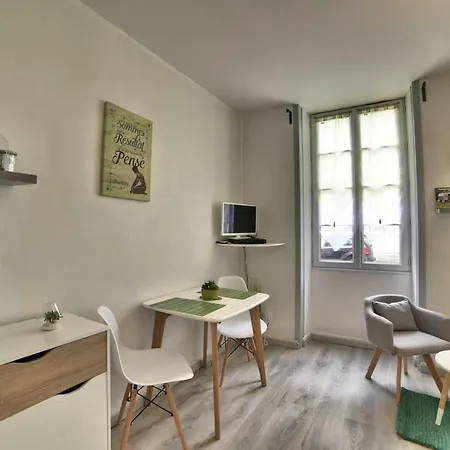 Apartment M4 Express- Rochefort-thermes/gare